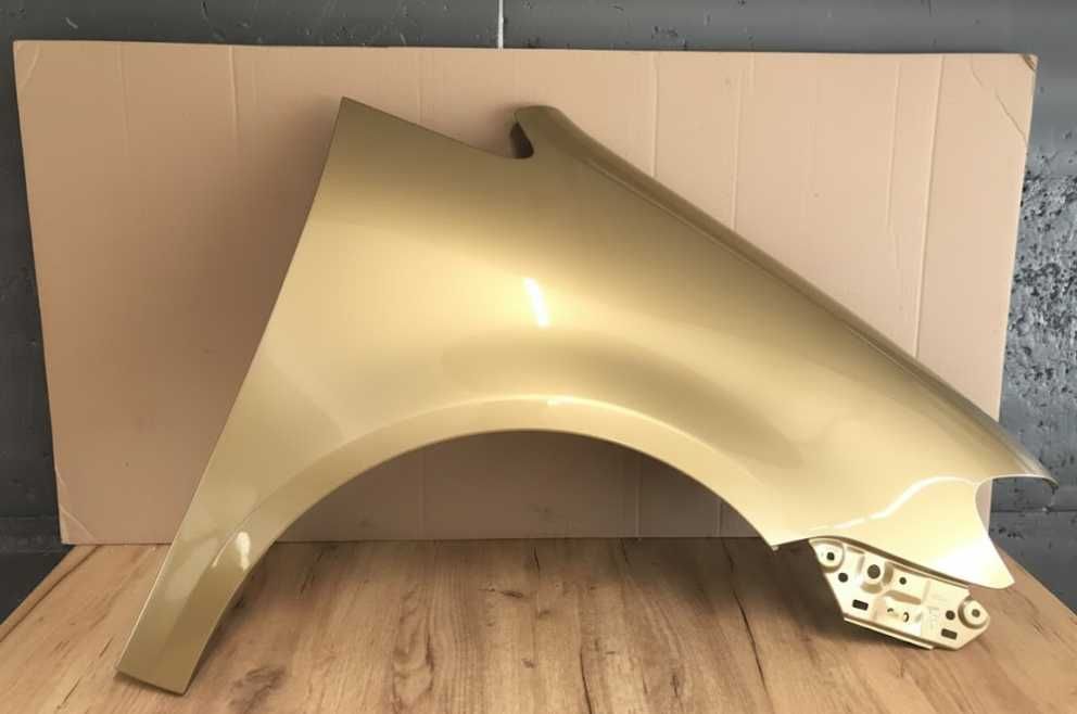 Aripa Fata Dreapta VW Touran An 2007-2014 (LR7L (Auriu))