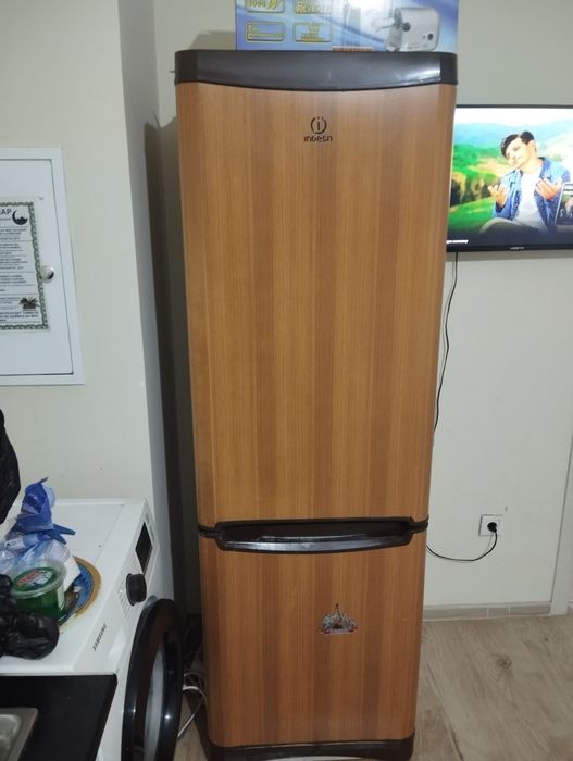 Продается холодильник Indesit