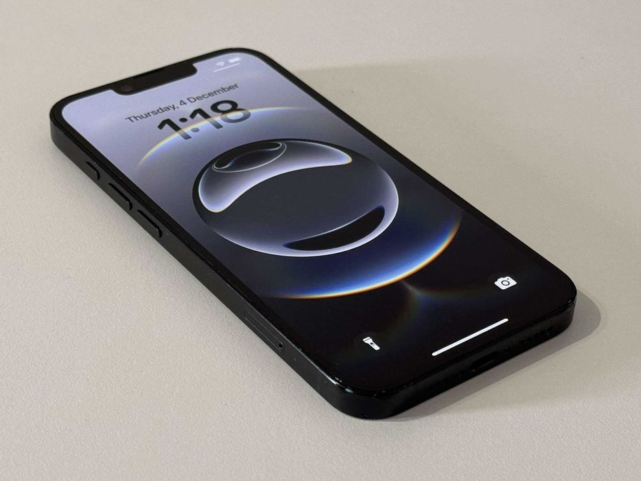 Бартер! iPhone 16e Black (Черен) 100% Батерия!