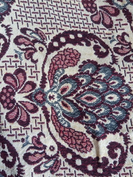 Покривка за легло с ресни от социализма