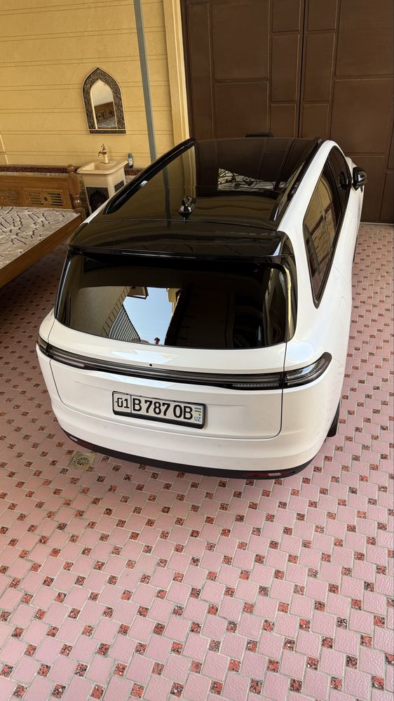 Leapmotor C16 3 pozitsiya srochna sotiladi