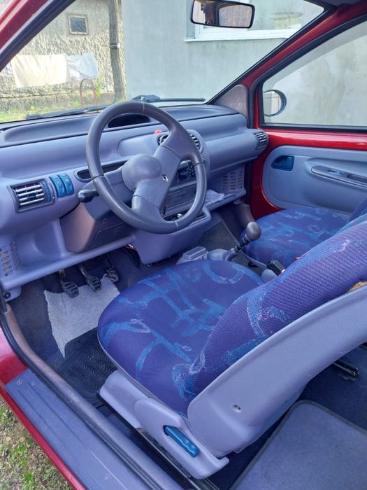 Vând Renault twingo