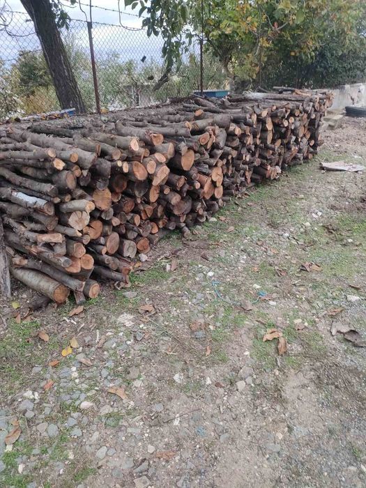 Дърва за огрев в чували и на метровки