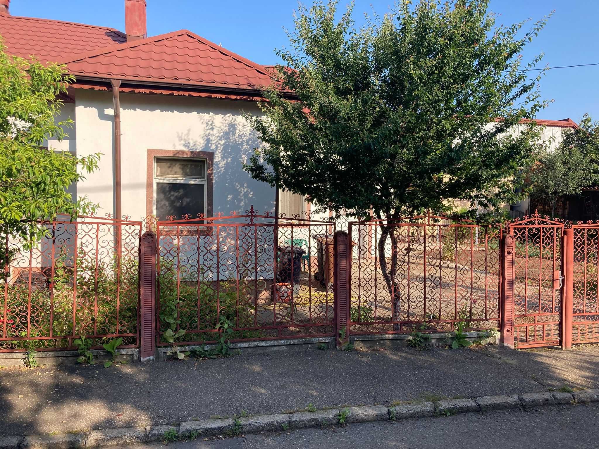 Vând casă bătrânească în municipiul Buzău