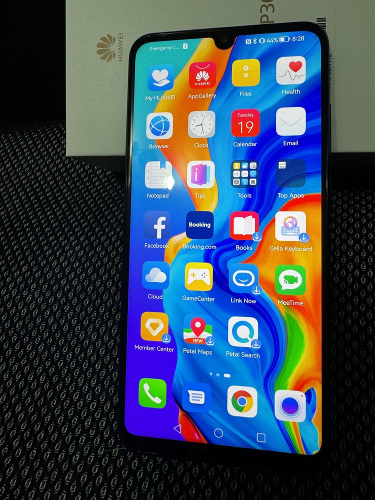 HUAWEI P30 lite цвят Peacock blue