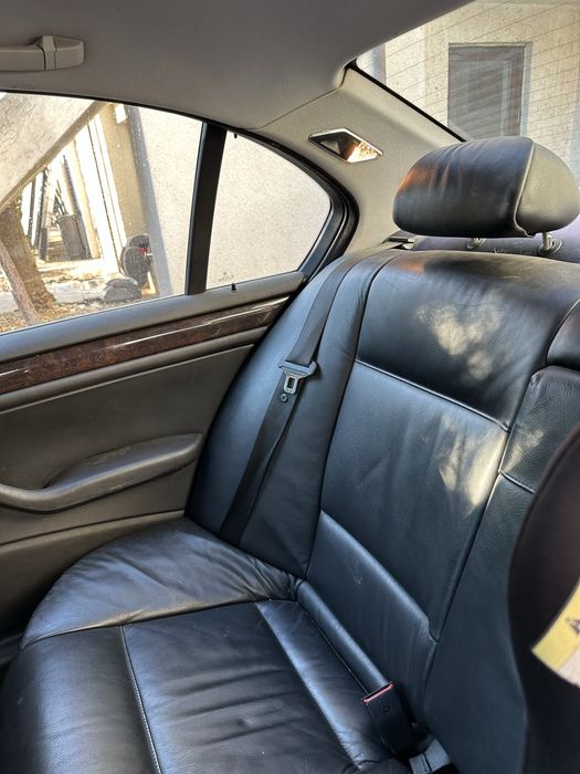 BMW, model 323i, 2.5, 6 cilindri, 170 cp