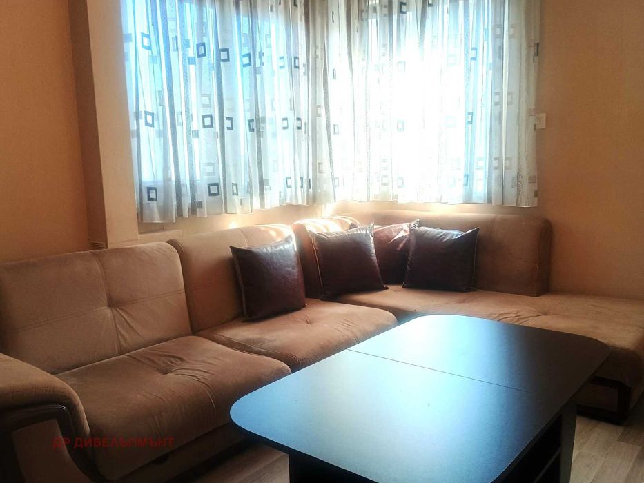 Продава 4-СТАЕН
град София, Оборище
