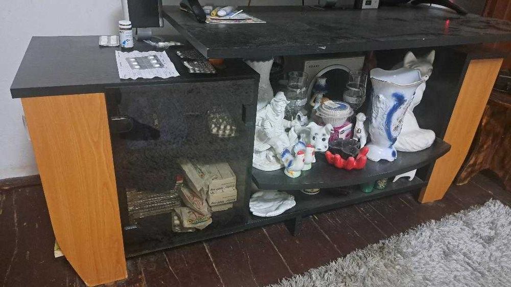 Comoda TV Mare L 125 cm / l 50 cm / H 60 cm, Cires cu Negru, pal 20 mm