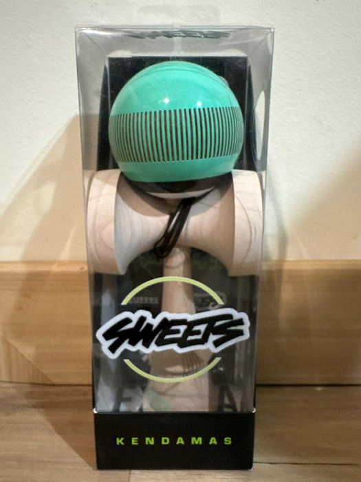 Sweets Kendamas Broken Bones Mint Green nou sigilat