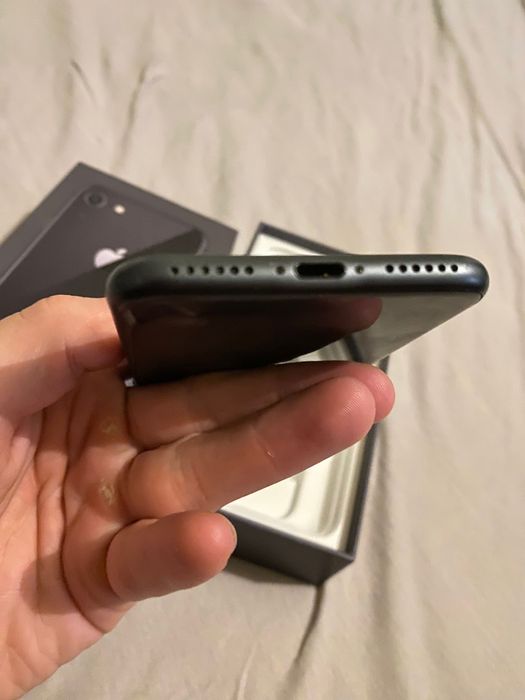IPhone 8 64GB  Много запазен