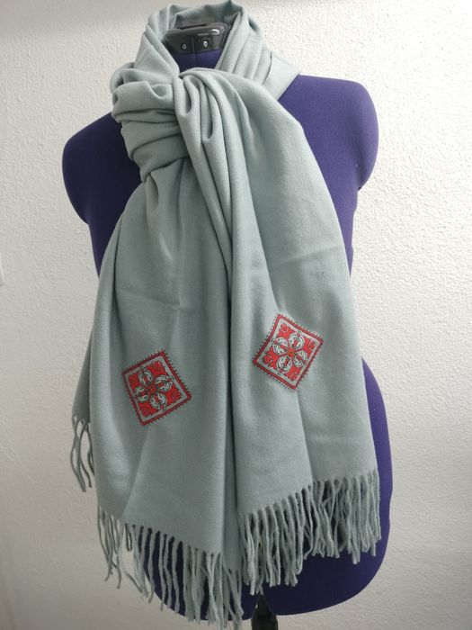 Кашмирени бродирани шалчета