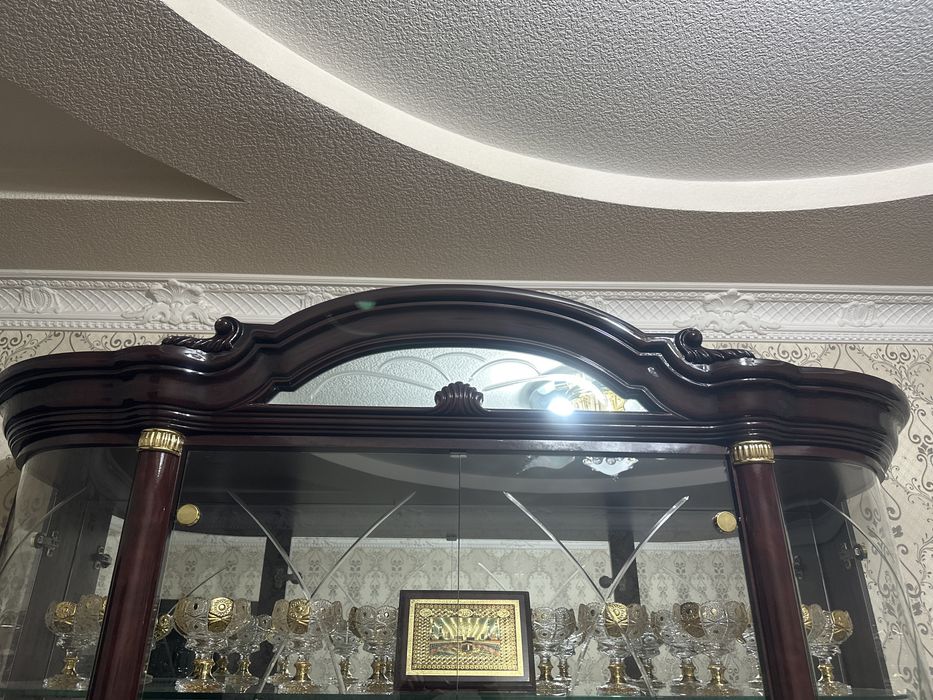 Стенка и комод зал учун борокко услубида