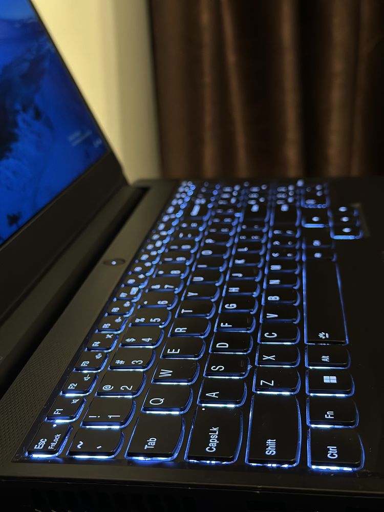 Laptop Gaming i5-11320H / 1650 4GB / 8 GB RAM