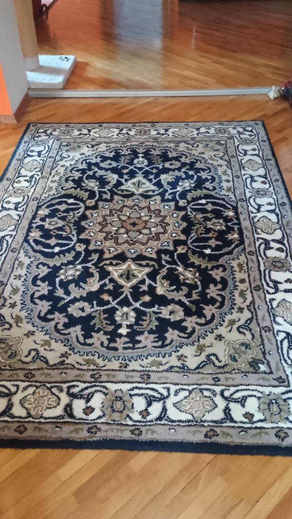 Covor lana ,origine Germania,f.gros si f.bine intretinut
