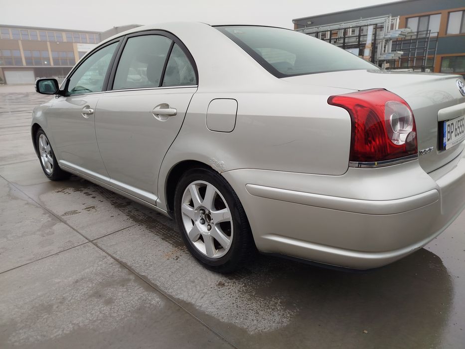 Продавам Тойота Авенсис 1 8 газ бензин