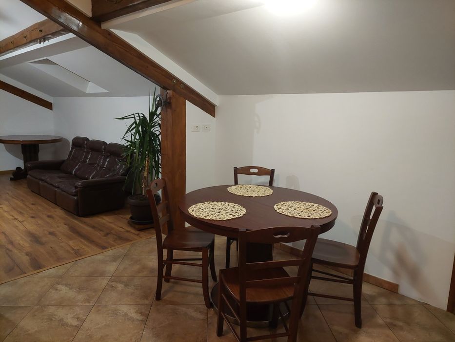 Inchiriez apartament in regim hotelier