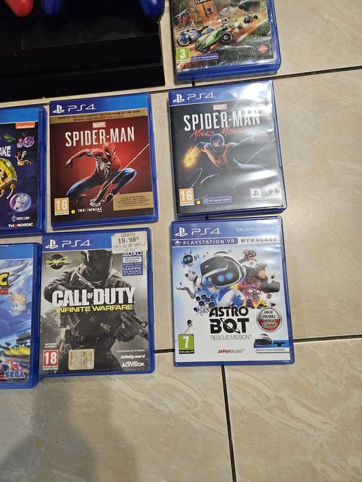 Vand playstation ps4 plus jocuri