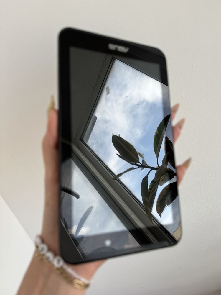 Tableta ASUS K012