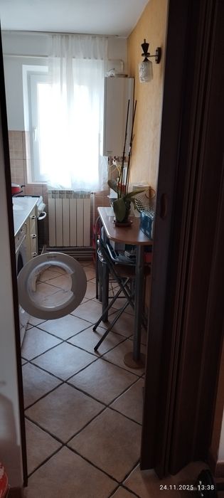 Închiriez apartament 3 camere