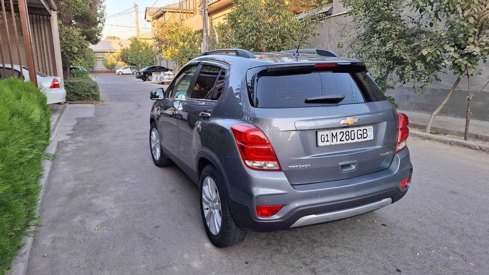 Tracker 1 Premier
