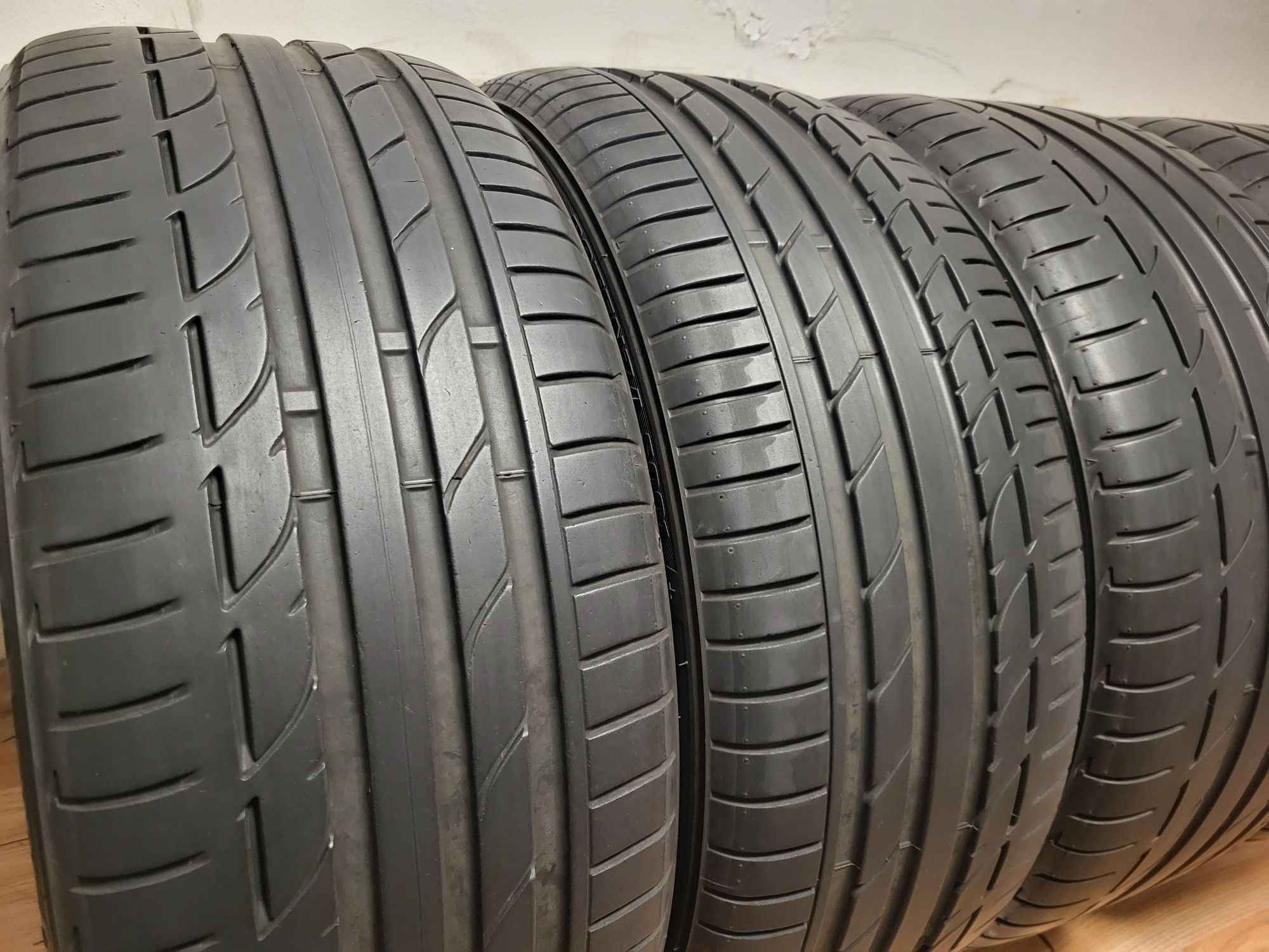 245/40/20 и 275/35/20 Bridgestone / пакет летни гуми