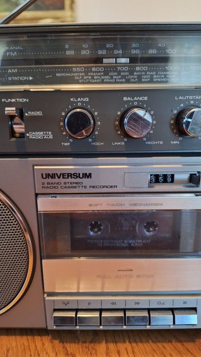 Radio cass Universum