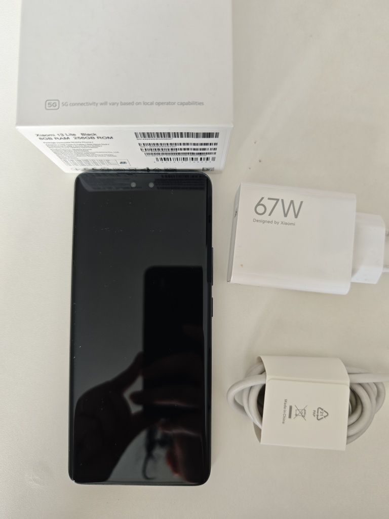 Продается сот.телефон Xiaomi 13 lite 8/256 гб