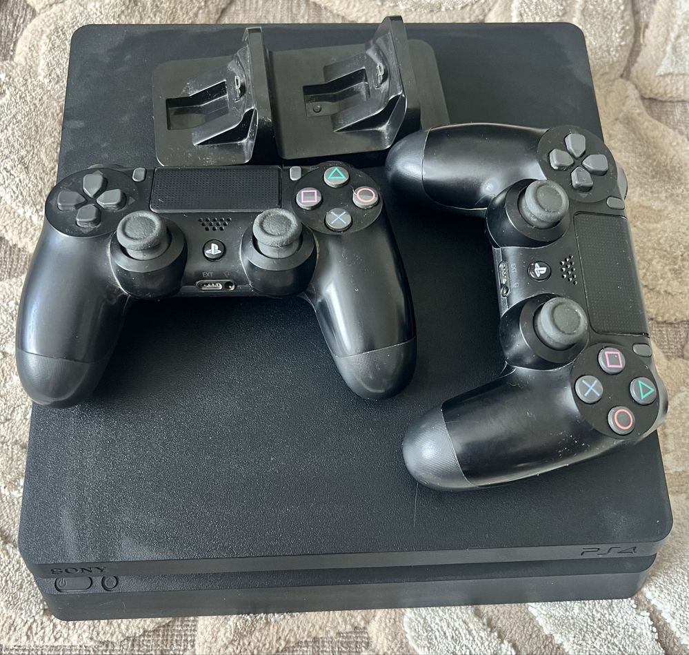 PlayStation 4 Slim 1TB