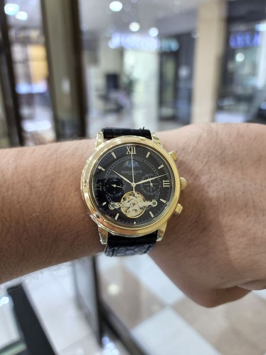 Модные и стильные Патек Филип в золоте 585 пробы