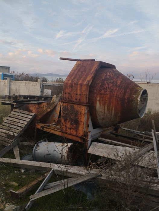 Продавам Бетонобъркачка