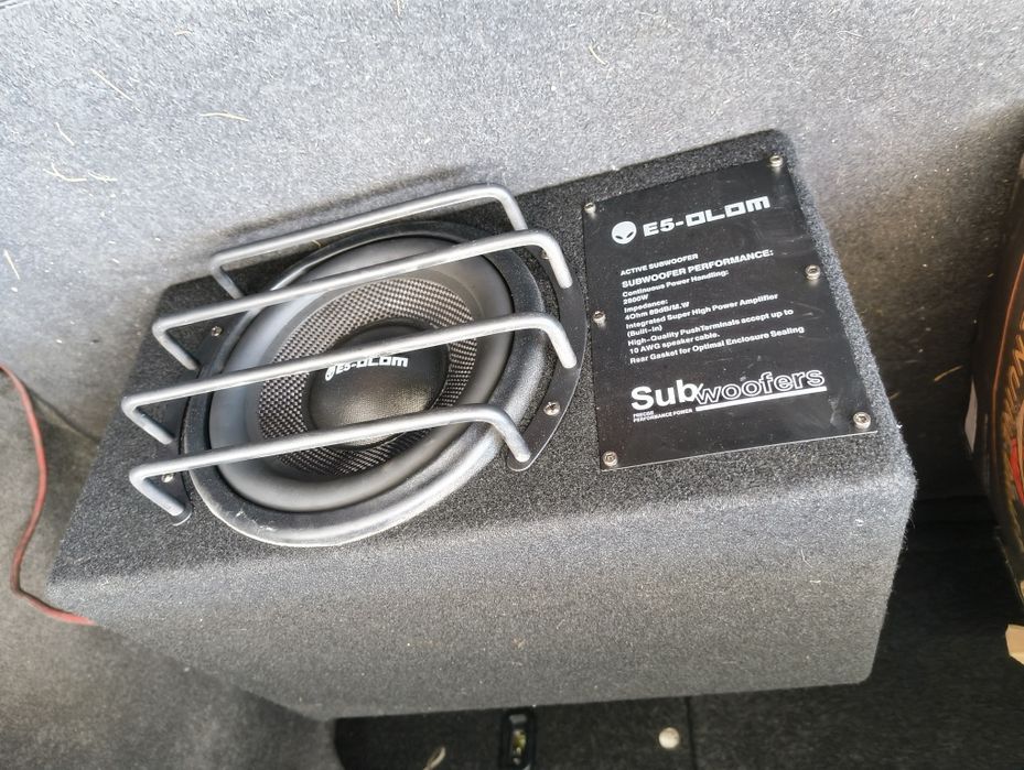 Продам сабвуфер в отличном состоянии