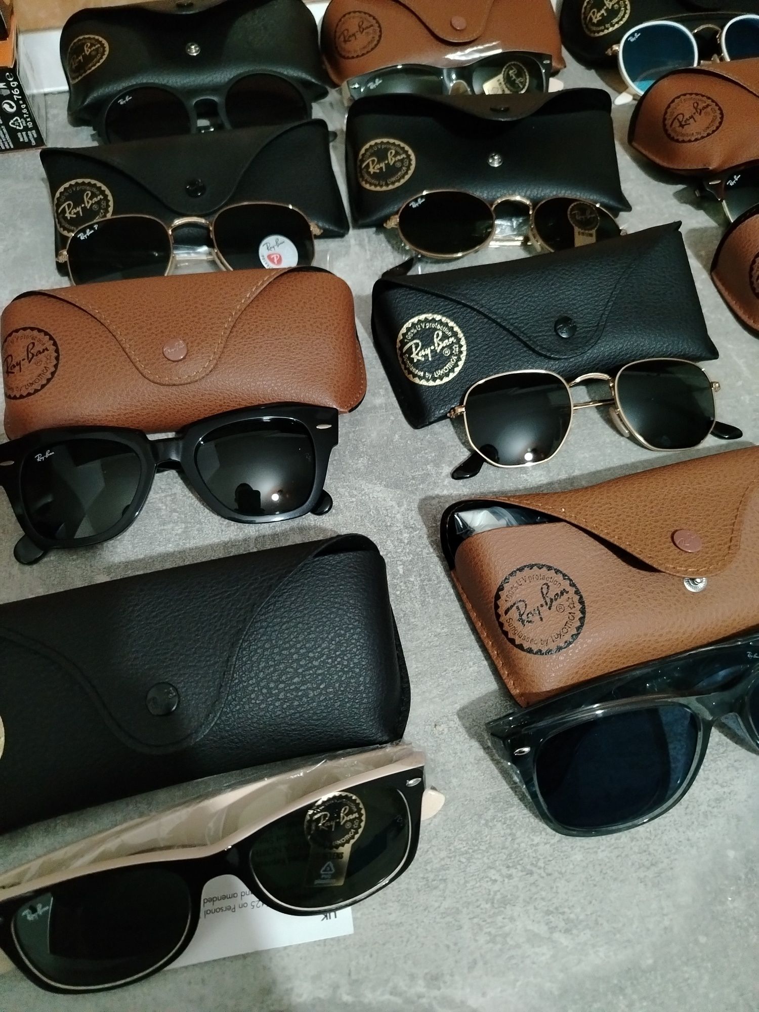 Se vinde ochelari de soare Ray Ban