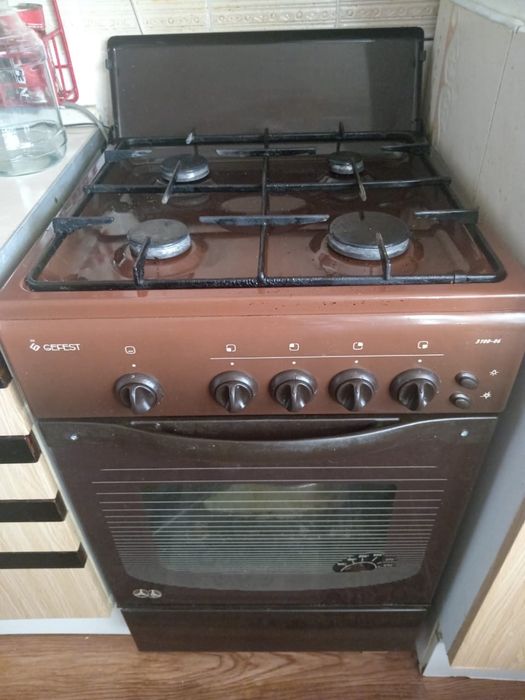 Газовая плита хорошая.