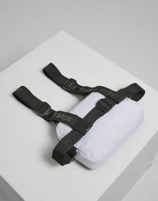 Мъжка чанта URBAN CLASSICS за носене на гърдите