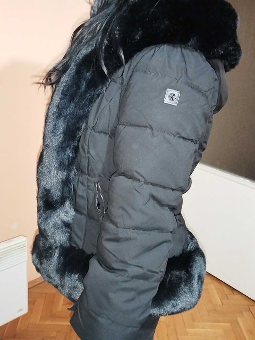 Модерно яке за студените дни