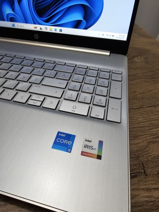 Laptop HP i5-1135G7 / Ssd 512gb / Intel Iris Xe graphics