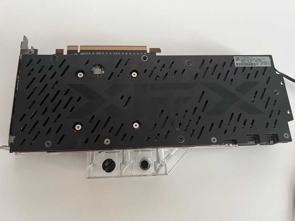 Видео карта XFX AMD RX5700 XT с воден блок Alphacool
