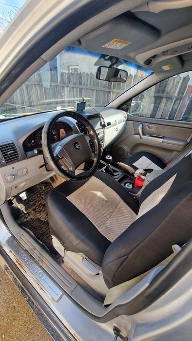 Vand kia sorento ,an 2005, motor 2,5 diesel, tractiune 4×4 ,Ac