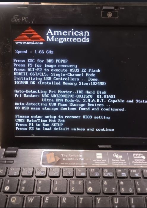 Laptop mini ASUS pentru copii