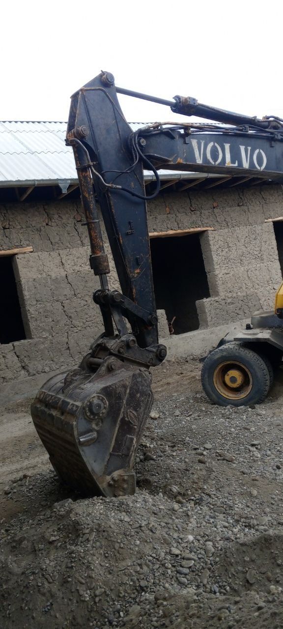 Ekskavator sotiladi