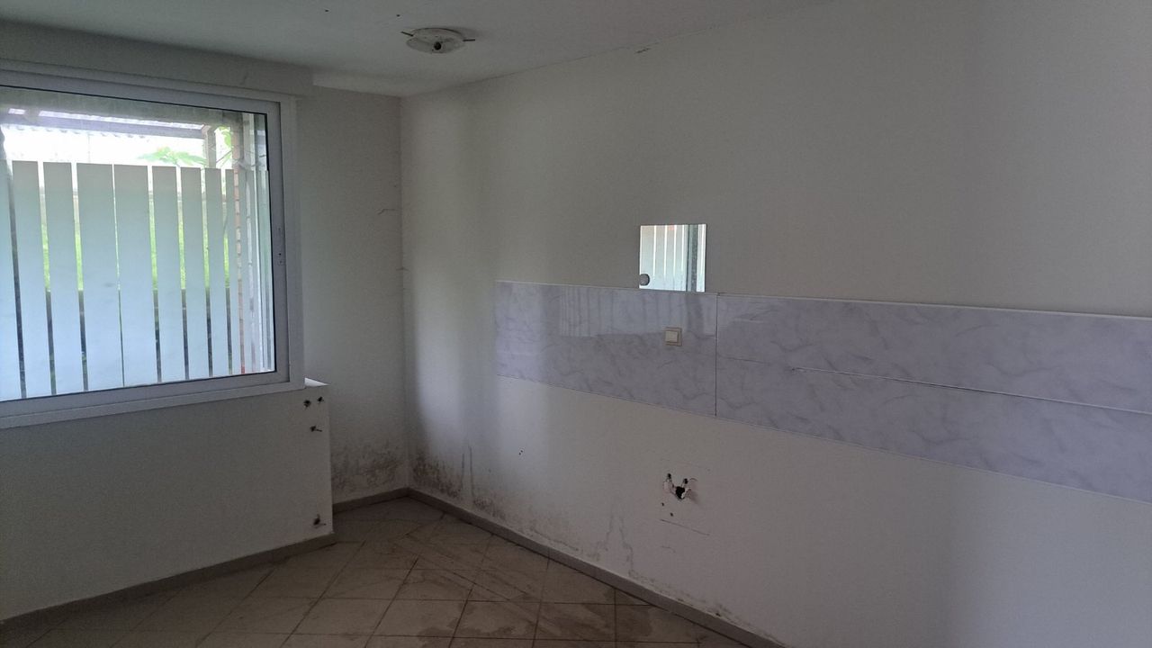 Продава се Тристаен апартамент в Ахтопол - 65 кв.м за 754 €/кв.м - Снимка #5