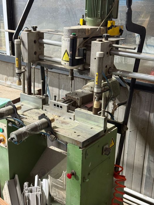 Pantograf pvc si aluminiu