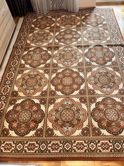 Килим -290/200-много запазен