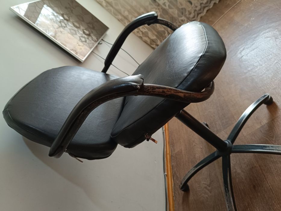 Парикмахерское кресло +зеркало со стеклянными полками (комплект)