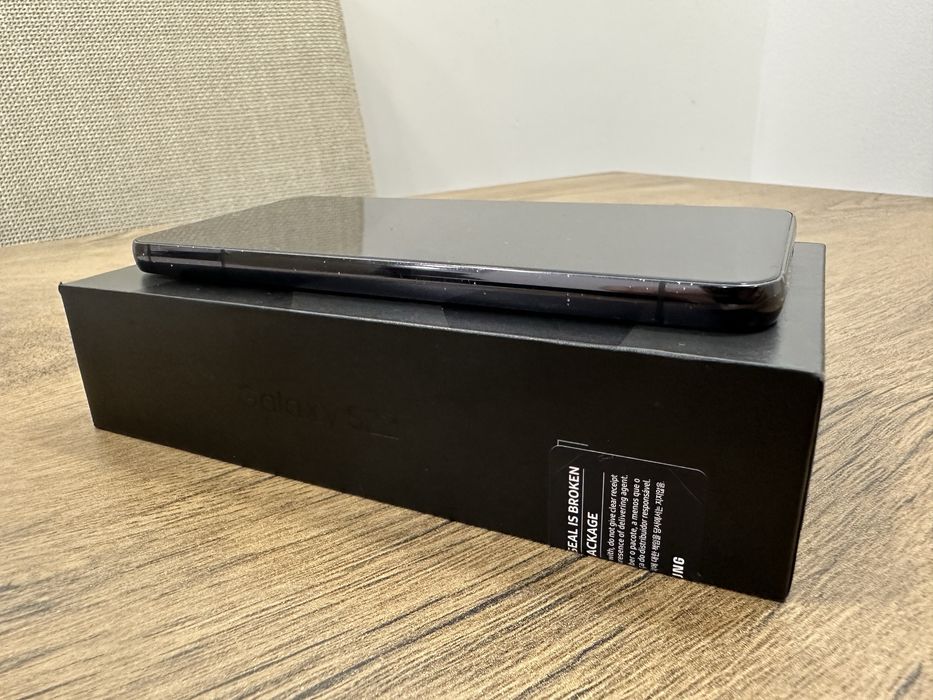 Vând Samsung S22 Phantom Black, 256 GB !