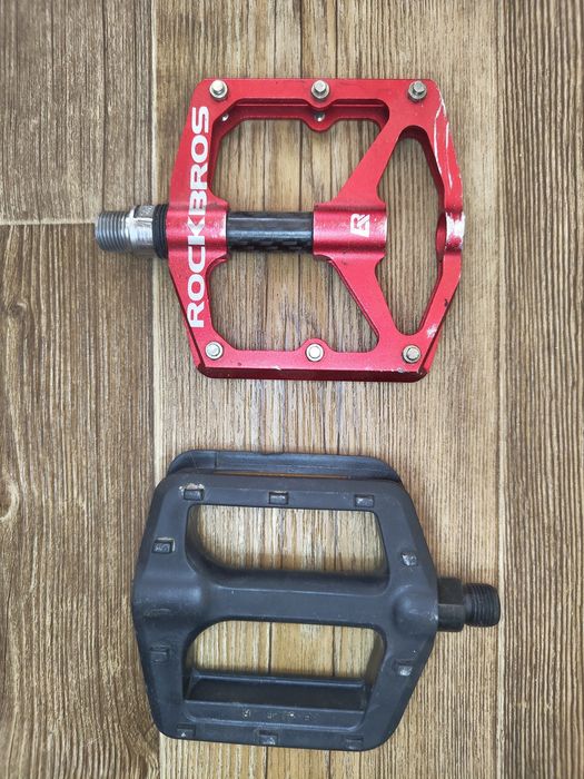 Педали велосипедные и обе 1500 тг