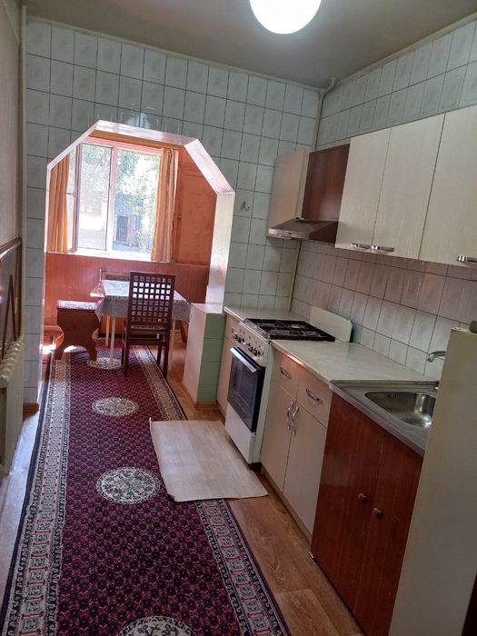 Аренда Метро Шахристанская 2 х комн.с обстановкой.