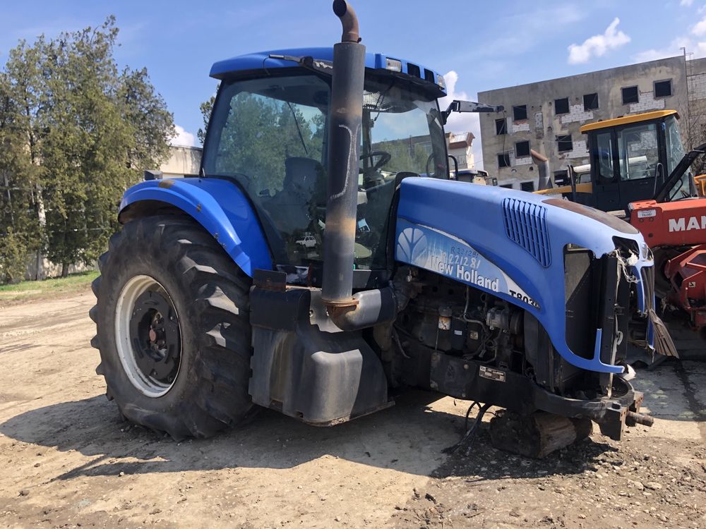 Dezmembrez New Holland T8030