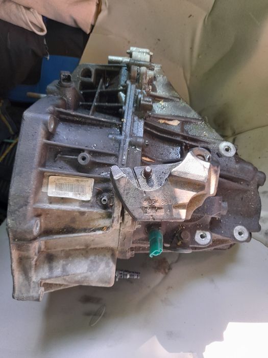 Megane 3 broasca usa st/dr si alte piese