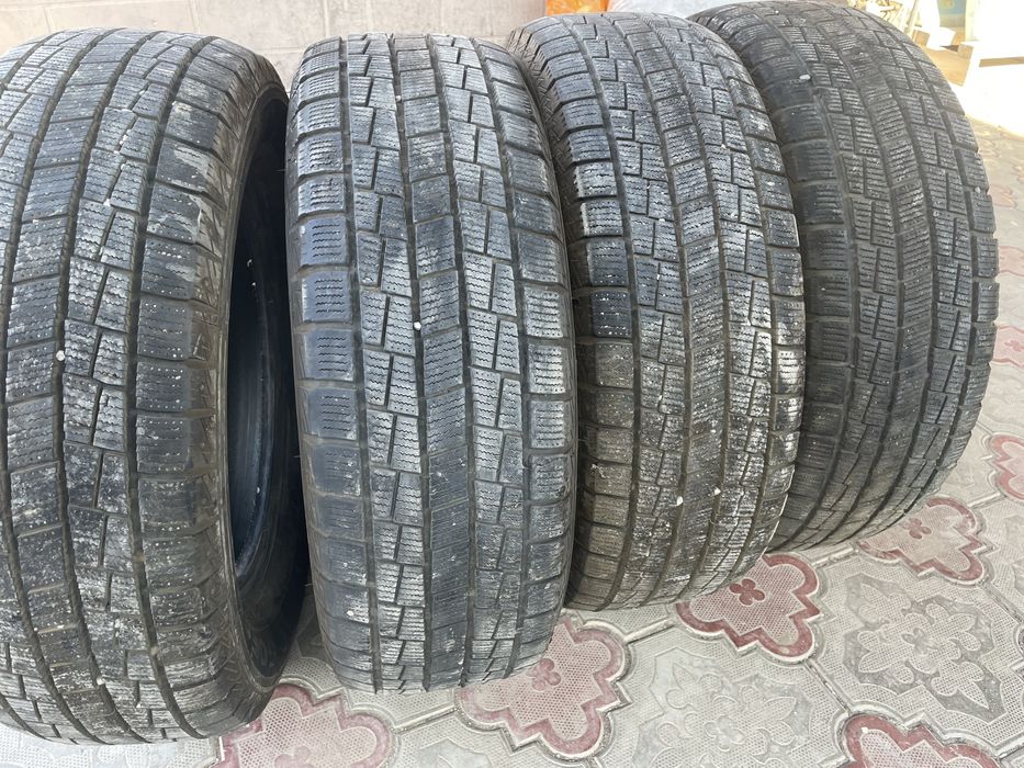 Бу Шины 215/65R 16
